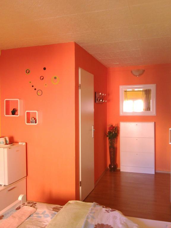 Studio And Rooms Korzo Rijeka Habitación foto